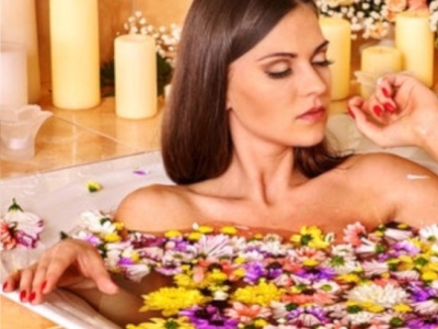 Cómo preparar un baño relajante con plantas medicinales