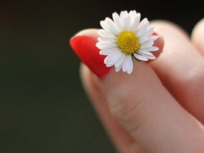 Cómo preparar un brillo natural para embellecer las uñas